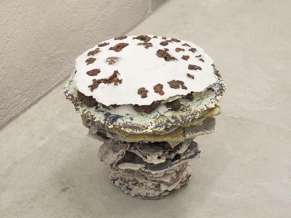 UNTITLED OWL#2 2016 
Sands, silice, iron, oxids, Etna stones
25 x 28 x 28 cm.
